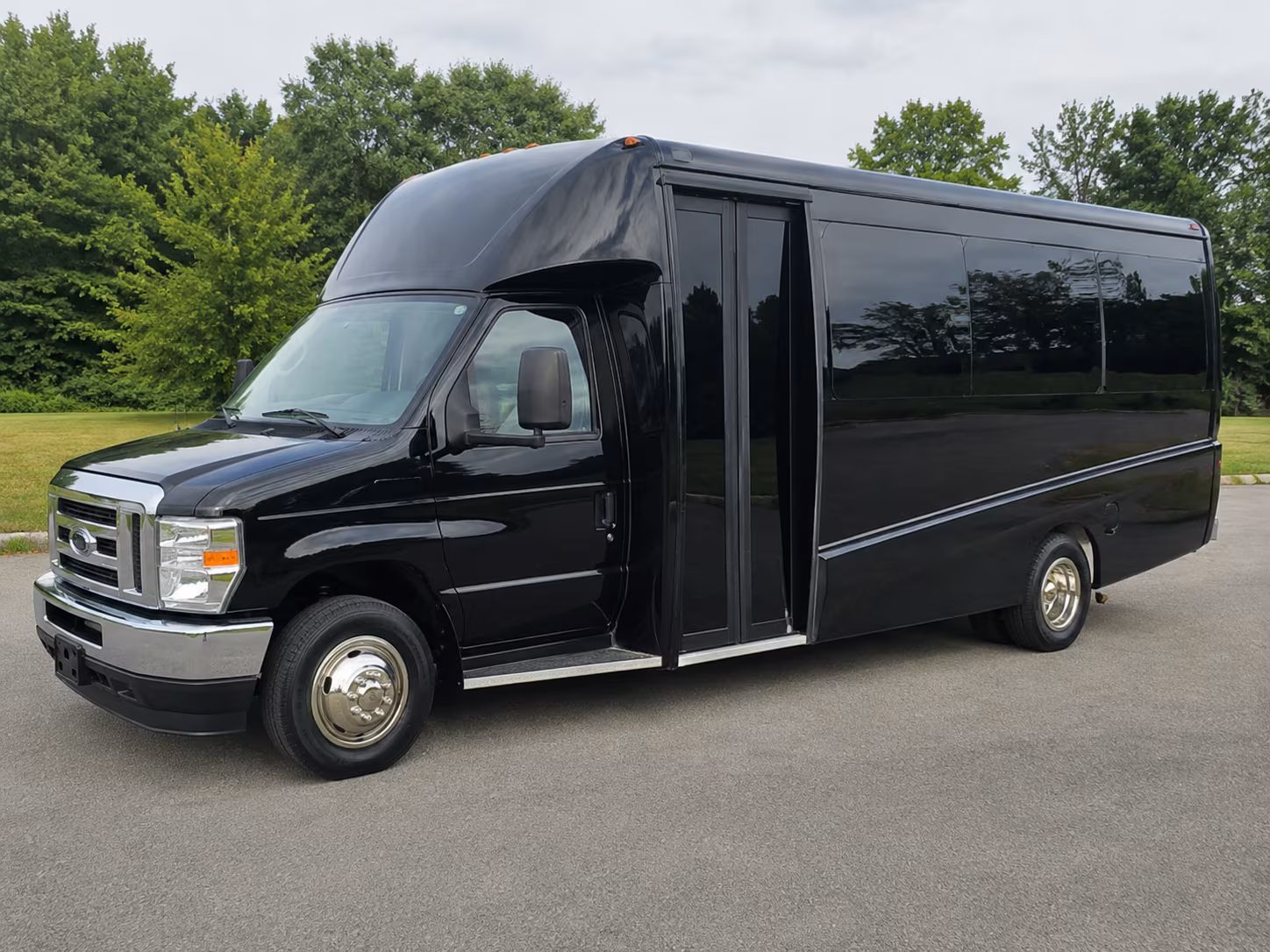 Pasadena Airport Shuttle & Transportation party bus exterior